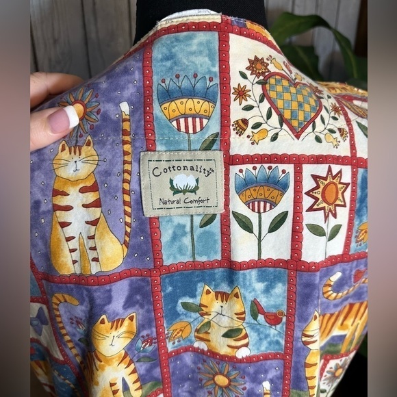 Cottonality Whimsical Cat Scrub Top Small - Picture 4 of 13